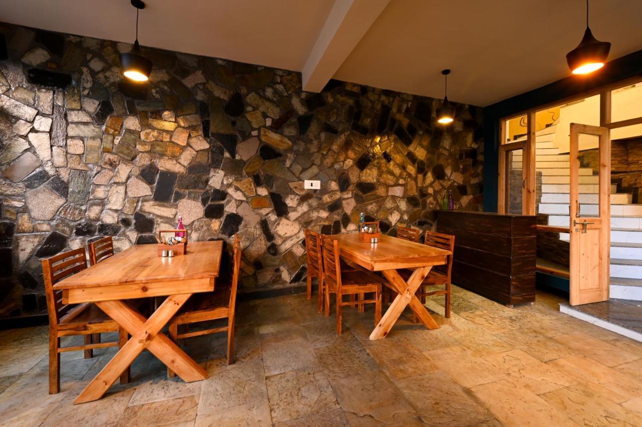Хостел Zostel Dobhi, Manali Nagar  Экстерьер фото